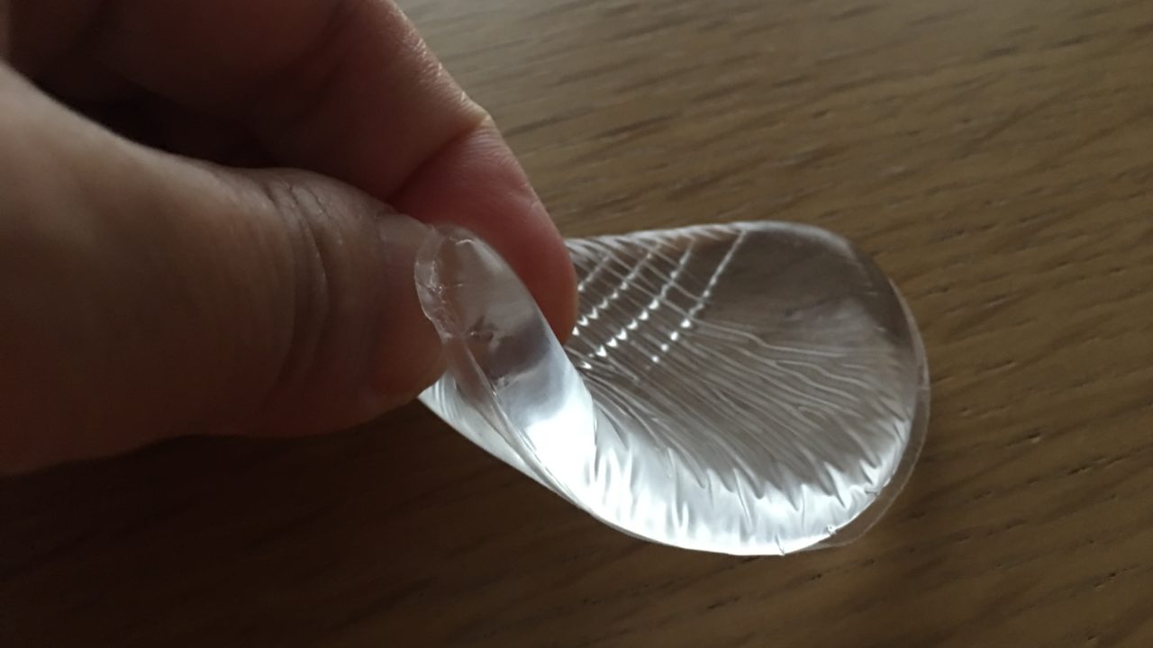 【100均】ジェルパフ（シリコンパフ）リキッドファンデを使用している人には強力お勧め！｜ワクドキ東京！